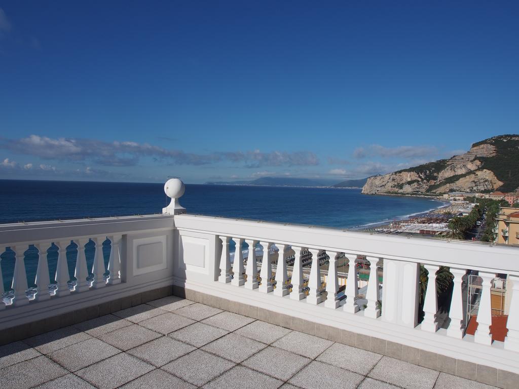Lido Resort Finale Ligure Εξωτερικό φωτογραφία