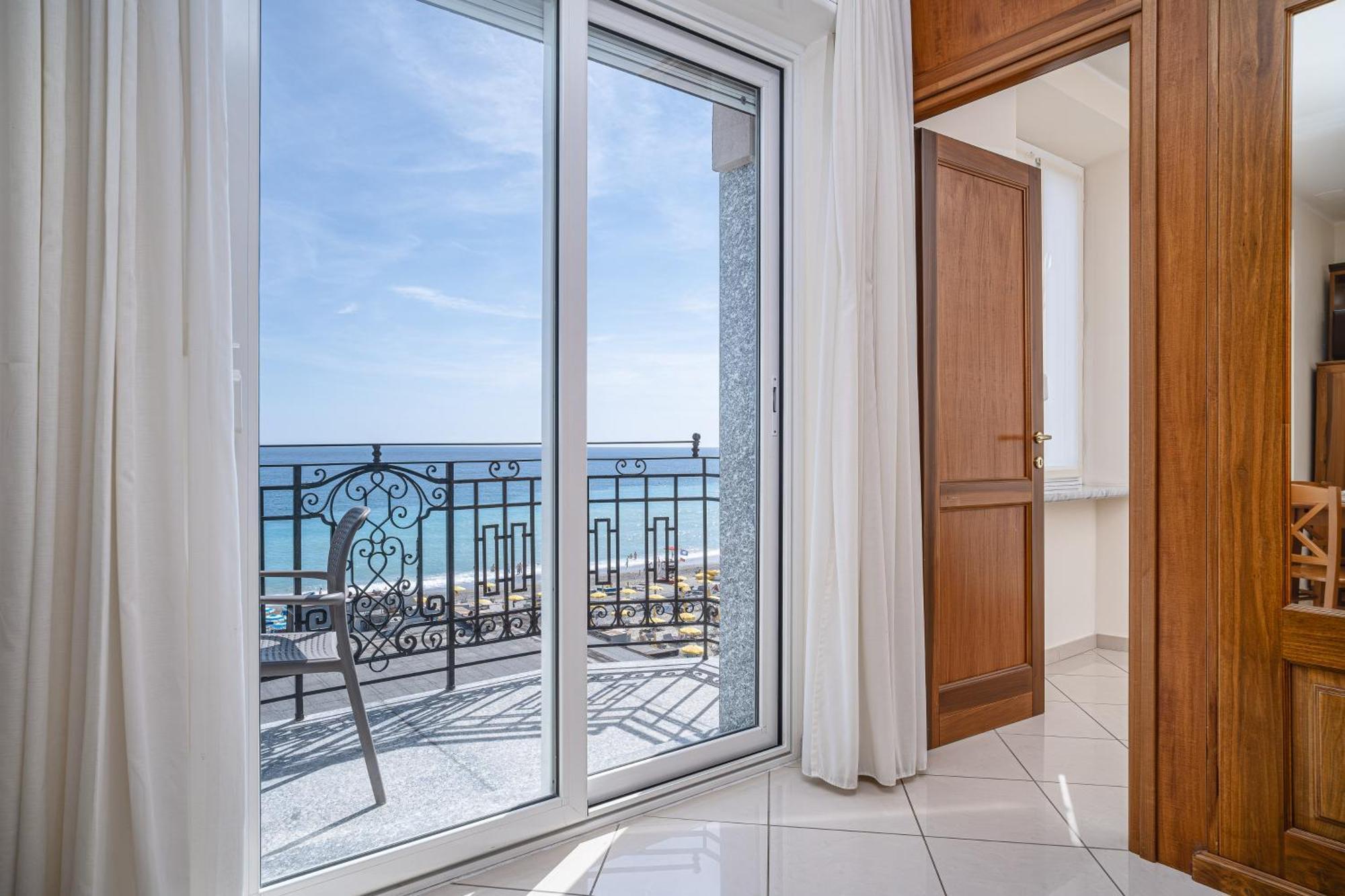 Lido Resort Finale Ligure Εξωτερικό φωτογραφία