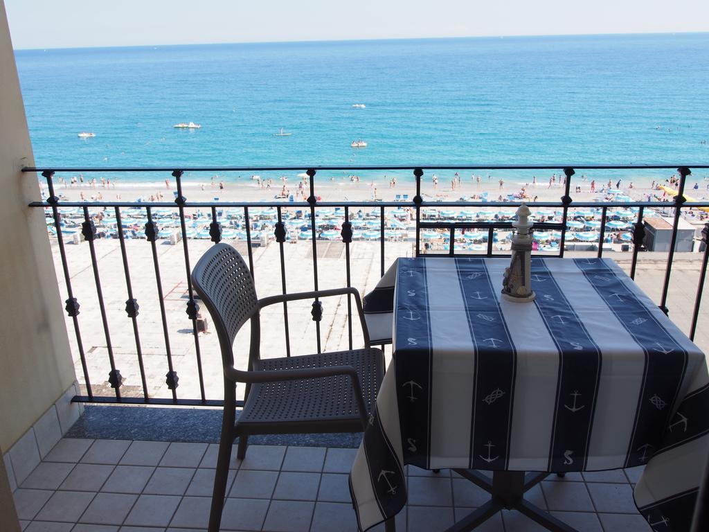 Lido Resort Finale Ligure Εξωτερικό φωτογραφία